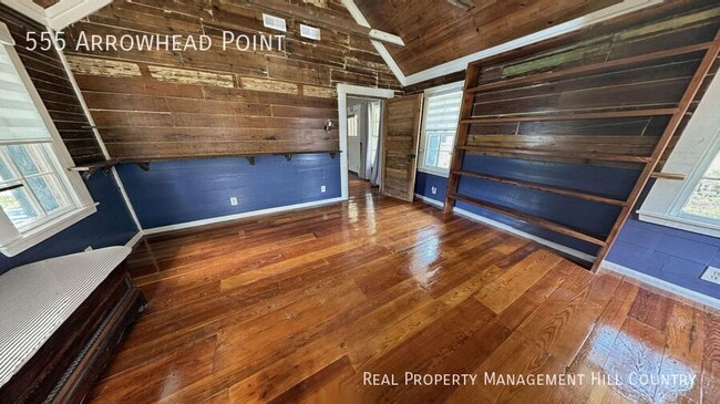Building Photo - 555 Arrowhead Pt