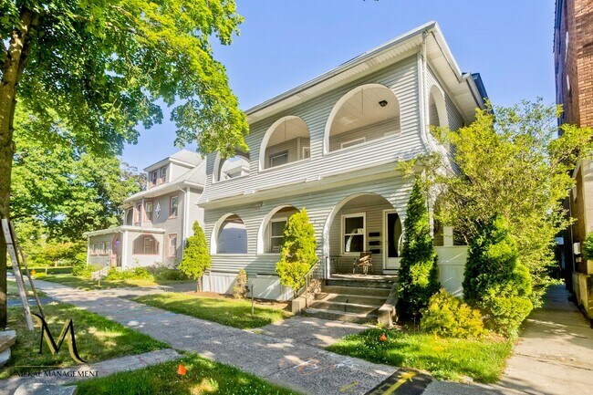 Building Photo - 286 Sumner Ave