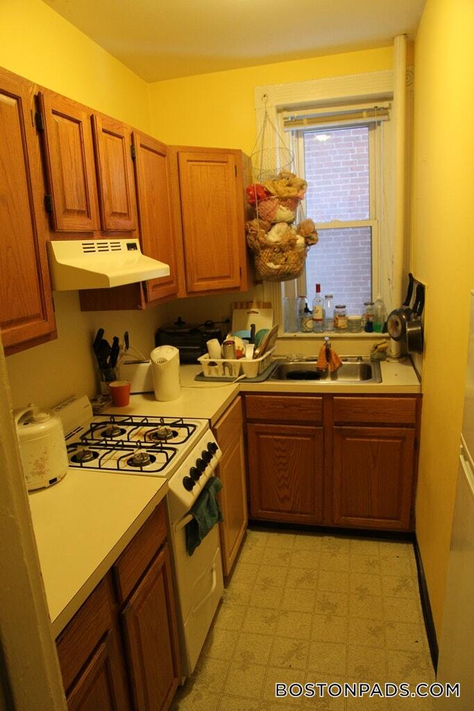 Building Photo - 463 Park Dr