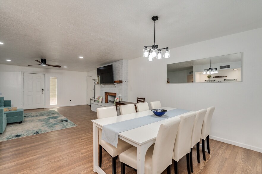 Space for everyone - 9870 E Celeste Dr