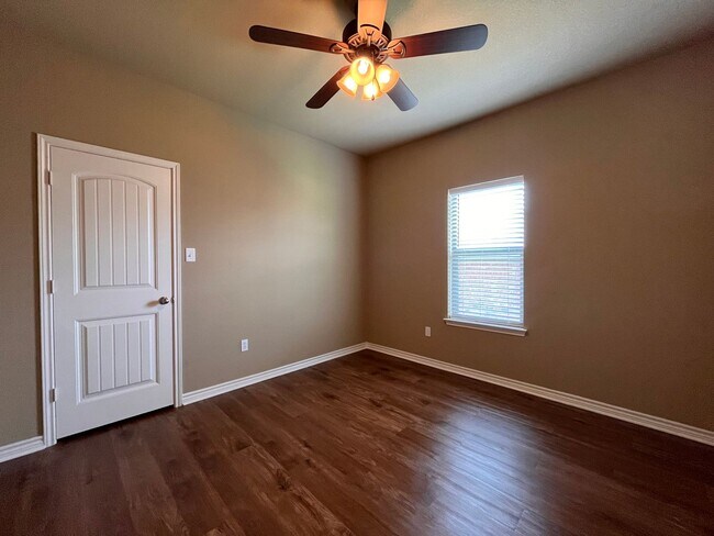 Building Photo - 3037 Breton St