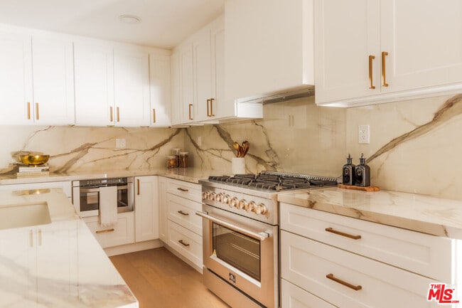 Building Photo - 15701 Ludlow St