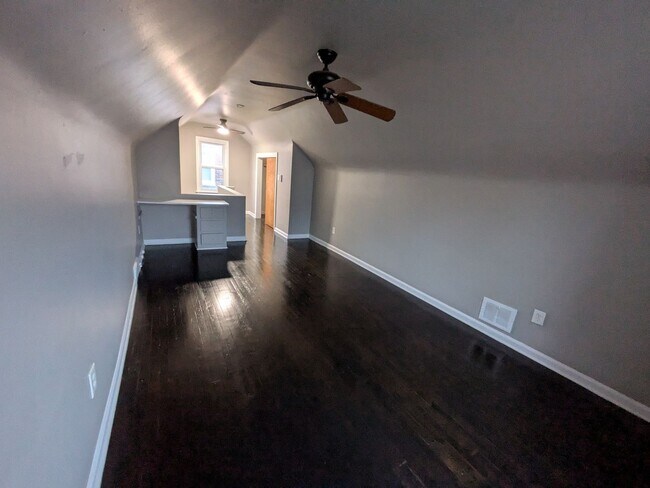 Building Photo - Spacious Royal Oak Bungalow