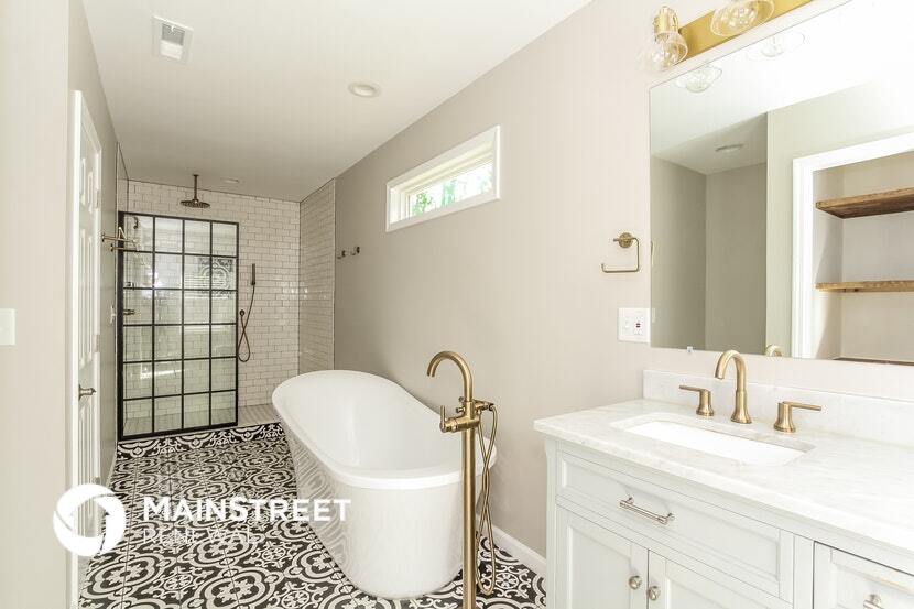 Building Photo - 8902 Hunters Pointe Dr