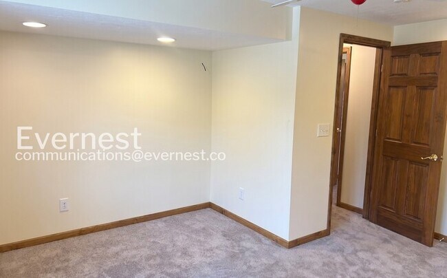 Building Photo - 4369 Houser Dr