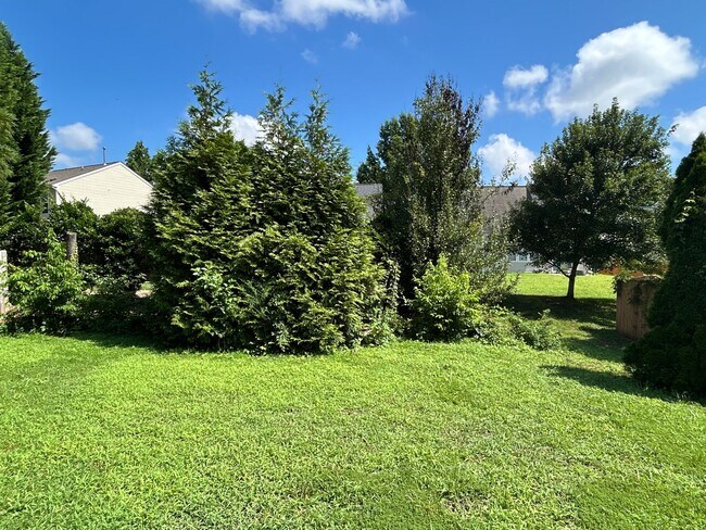 Building Photo - Spacious 3 Bed | 2.5 Bath House in Raleigh