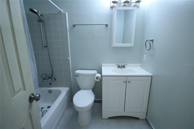 Building Photo - 4628 NW 40th Terrace