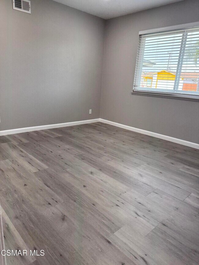 Building Photo - 1694 Regent St