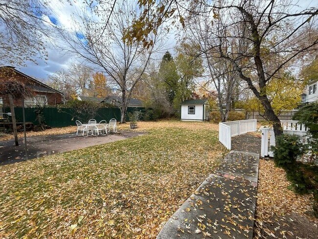 Building Photo - 901 Walker Ave