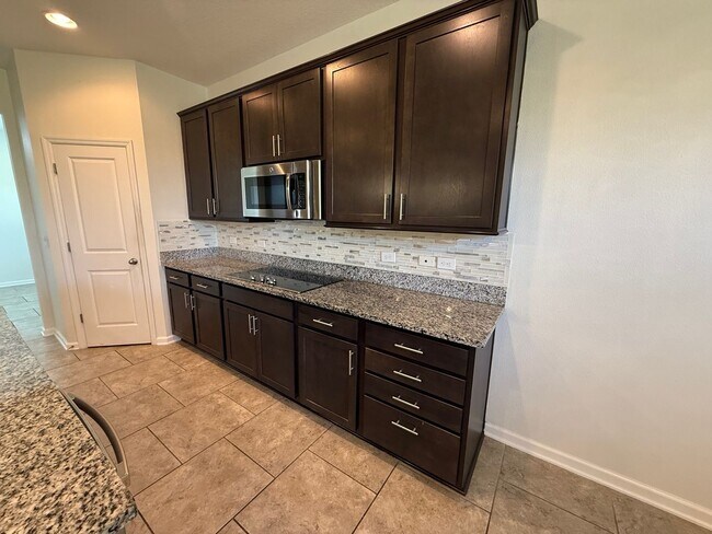 Building Photo - 4/3.5 Home in Gated Community