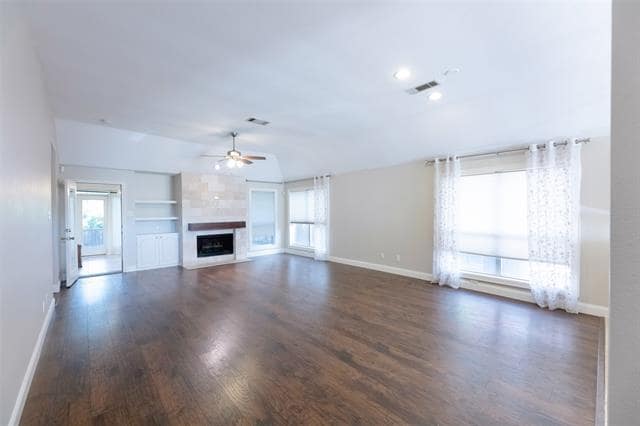 Building Photo - 2405 Sunflower Ln