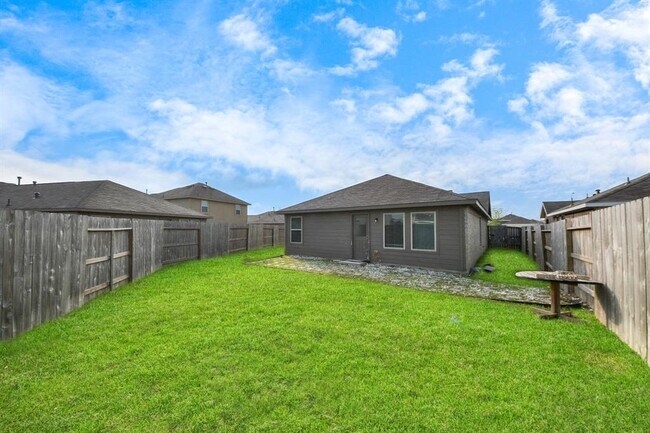 Building Photo - 7319 Clover Chase Dr