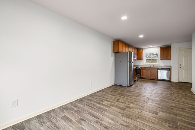 Building Photo - Spacious Rental - Minutes from Downtown Nashville!