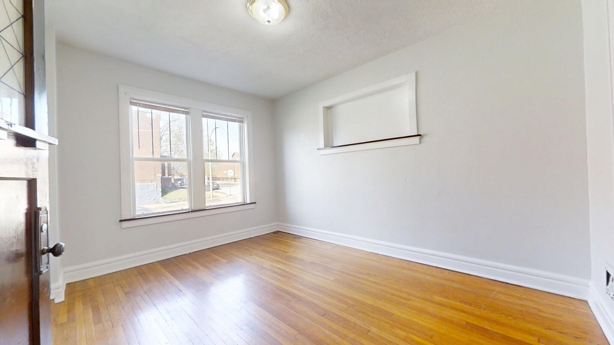 Building Photo - 3704 Fairview Ave