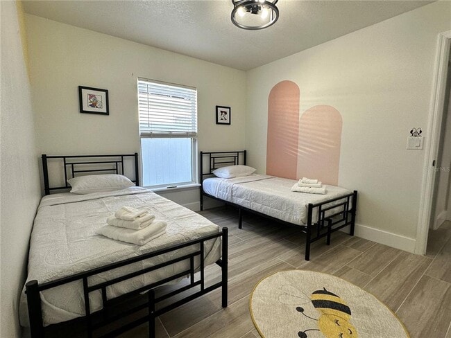 Building Photo - 17410 Woodcrest Way