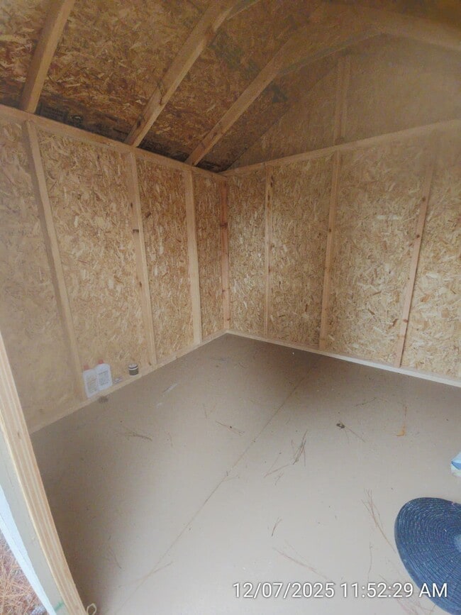 Building Photo - 323 Aubrey Ave