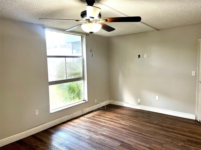 Building Photo - 8351 Sands Point Blvd