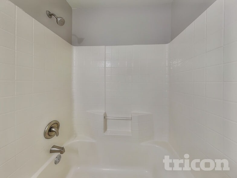 Building Photo - 8847 Twisted Pine Dr