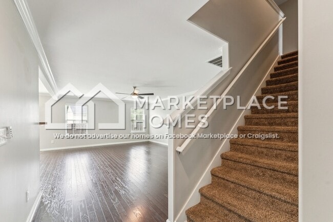 Building Photo - 517 Windsong Dr