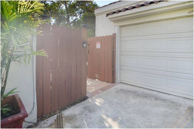 Building Photo - Charming 1 bedroom ADU in Santa Ana!