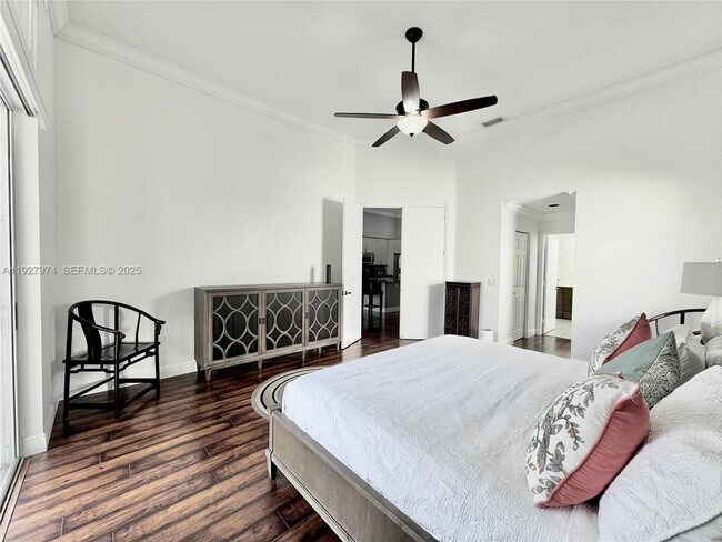 Building Photo - 19754 Dinner Key Dr