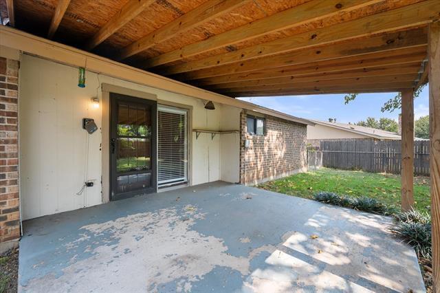 Building Photo - 823 Quail Terrace