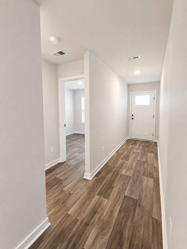 Building Photo - 332 Pleasant Vly Dr