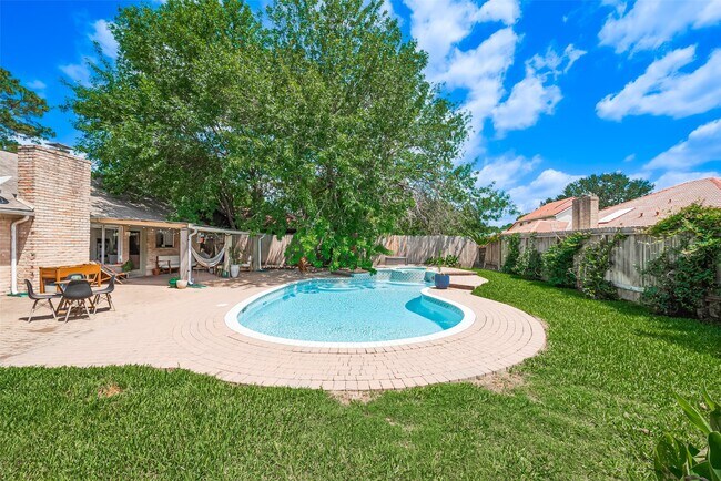Building Photo - 8018 Zimmermann Dr