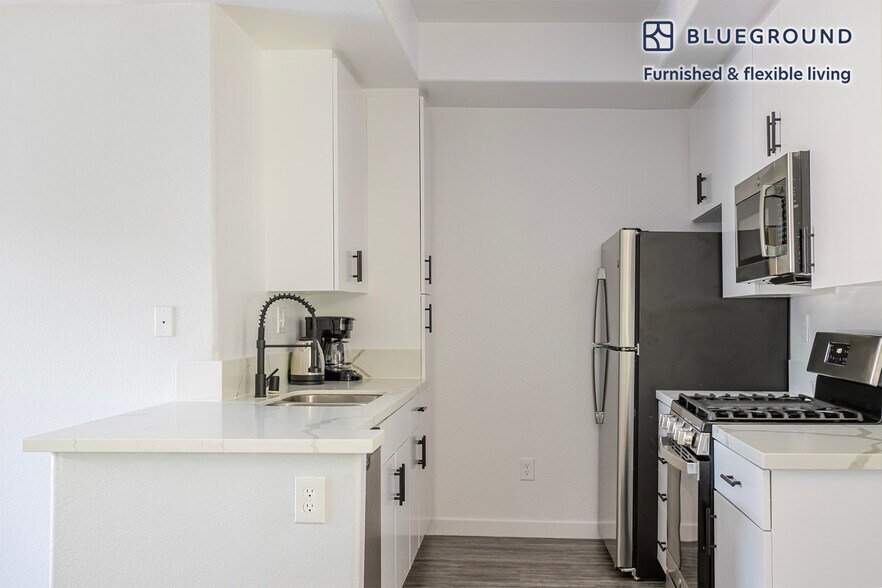 Building Photo - 2820 Sawtelle Blvd