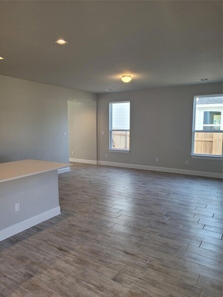 Building Photo - 120 Free Stone Dr