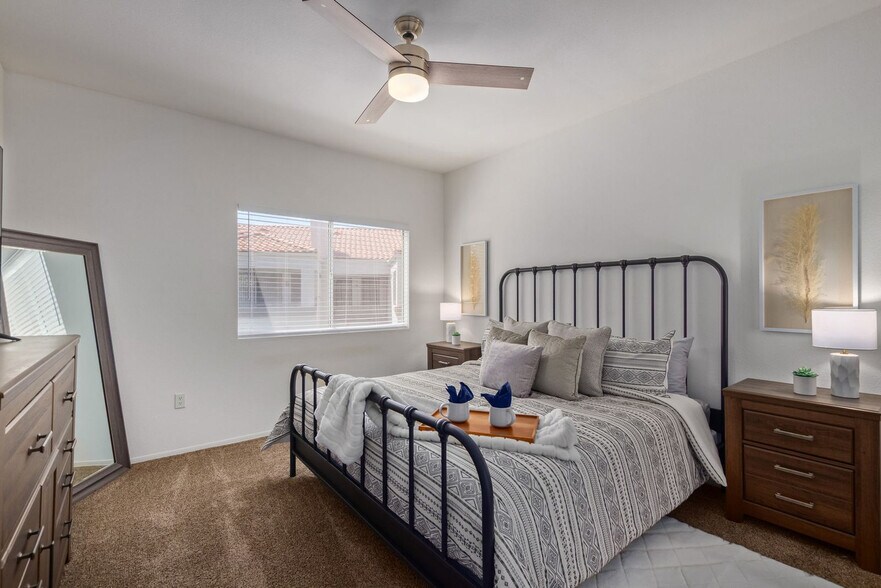 Building Photo - 11375 E Sahuaro Dr