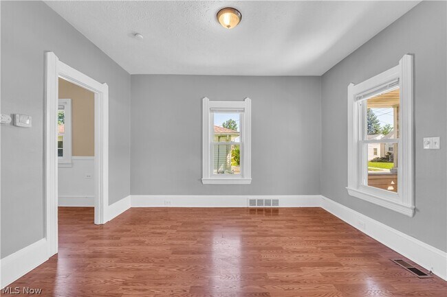 Building Photo - 12520 Carrington Ave