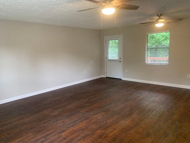 Building Photo - 7095 Birling Dr