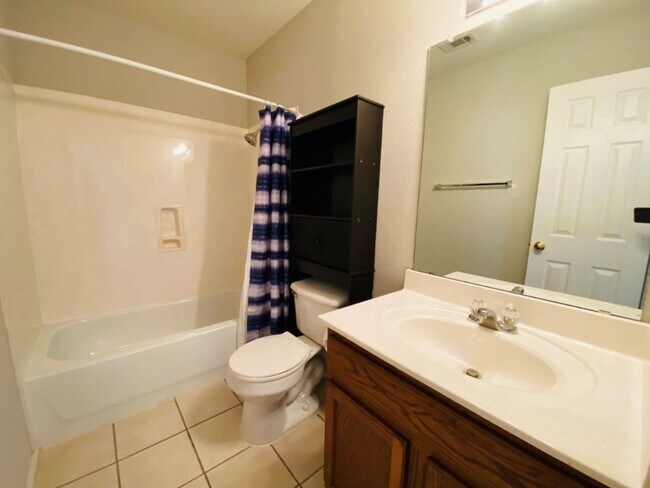 Building Photo - 207 Golden Gate Dr