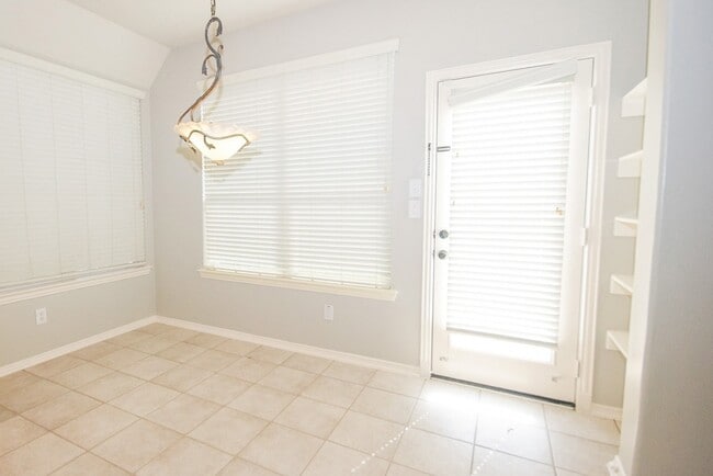 Building Photo - 2516 Royal Terns Ct