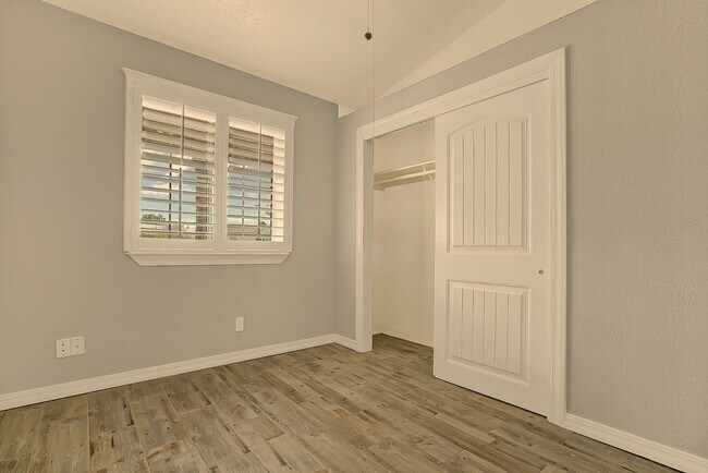 Building Photo - Upper Valley 3 Bedroom 2 Bath