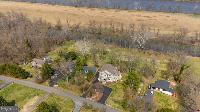 Building Photo - 19451 Youngs Cliff Rd