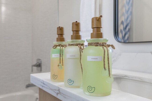 Building Photo - 12527 SE 52nd St