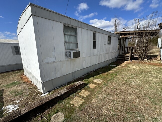 Building Photo - 7150 Seward Cir