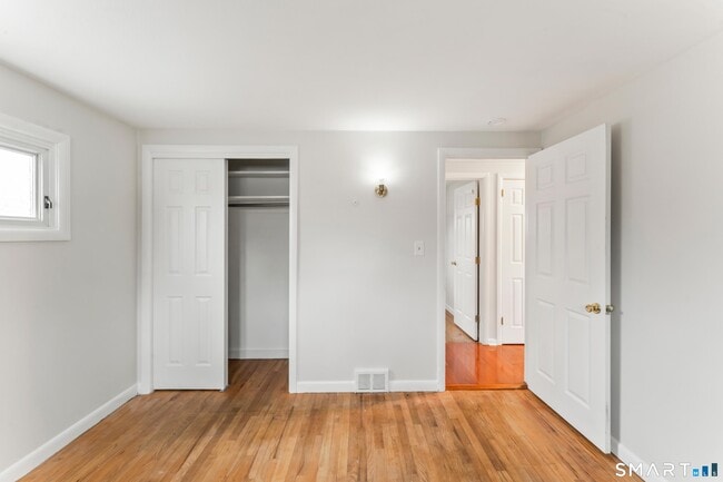 Building Photo - 67 Dogwood Dr