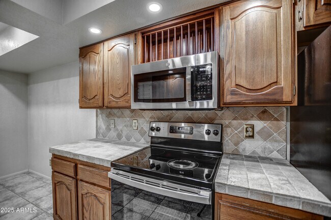 Building Photo - 4303 E Cactus Rd