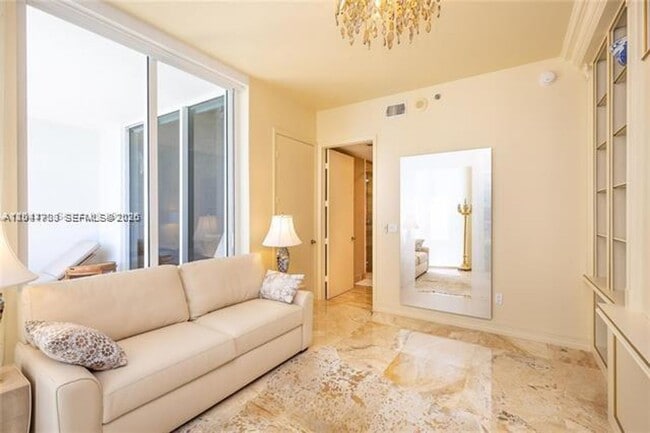 Building Photo - 16001 Collins Ave