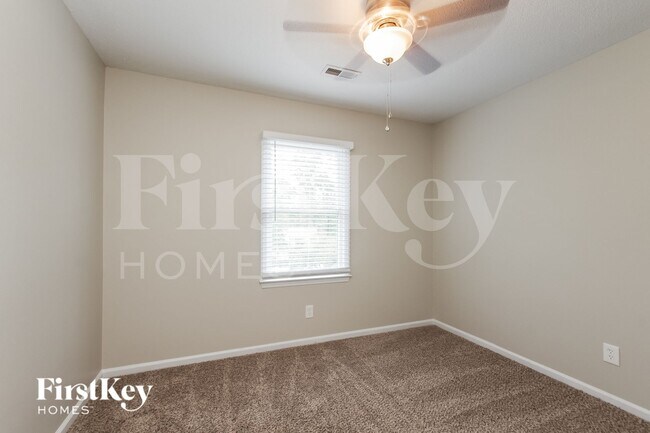 Building Photo - 145 Antelope Dr