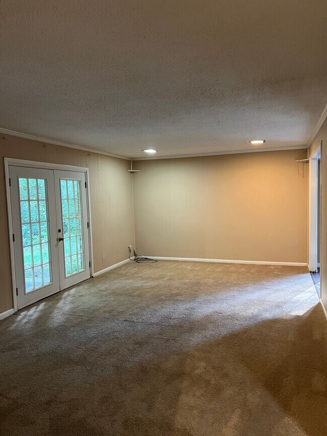 Building Photo - 110 Laurel Cir