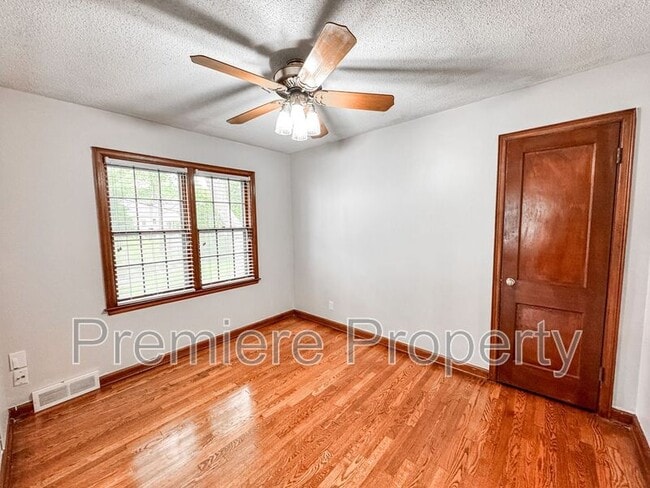 Building Photo - 3029 W 74th St