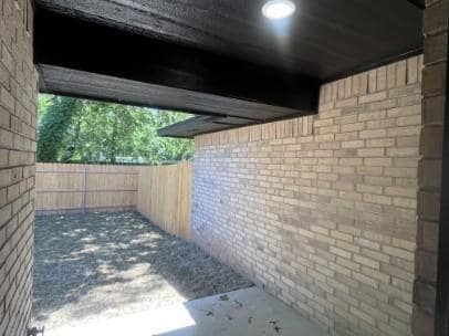 Building Photo - 812 W Illinois Ave