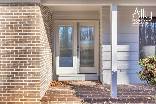 Building Photo - 501 Rookwood Pl