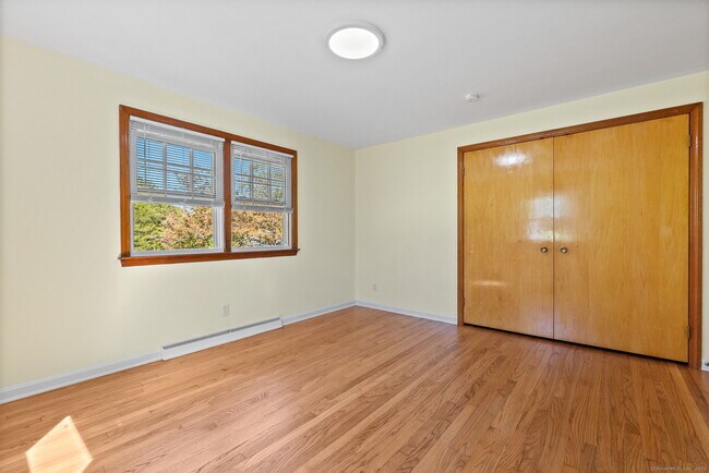Building Photo - 67 Hicock Dr