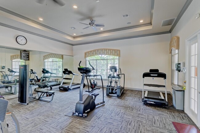 Building Photo - 9303 Myrtlewood Cir W