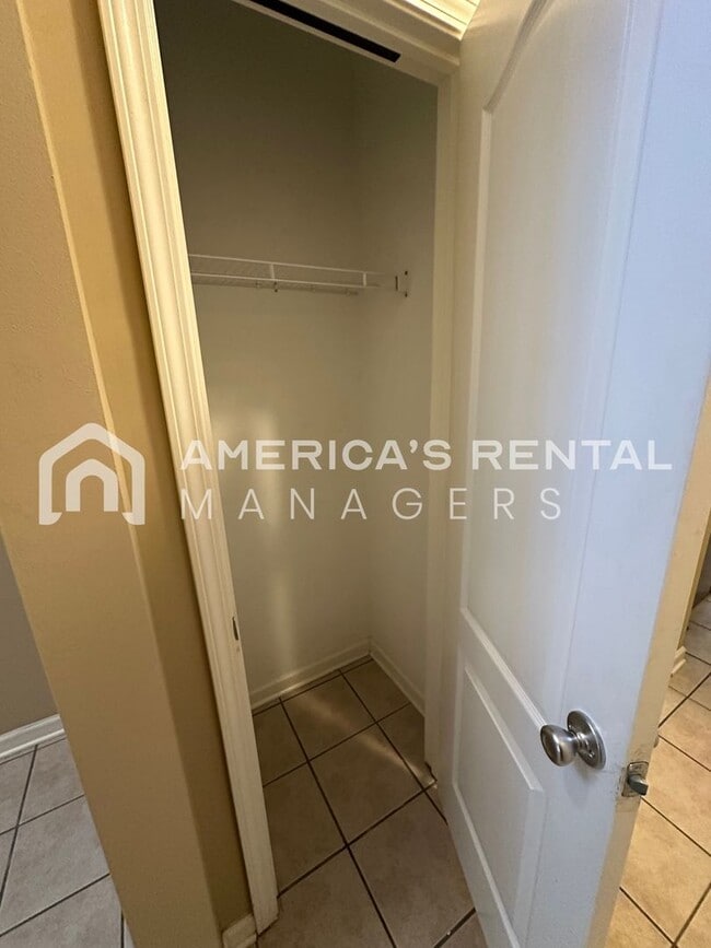 Building Photo - Beautiful Home for Rent in Birmingham, AL!!!! Available to View Now!!!